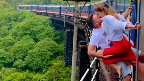 Train Beautiful Moment For Kissing 😚 Lovely Trending video