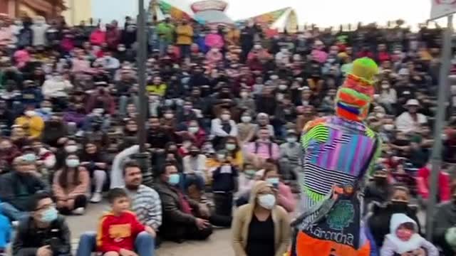 Vine a ver los comentarios si alguien decía algo de la señora jajajaja