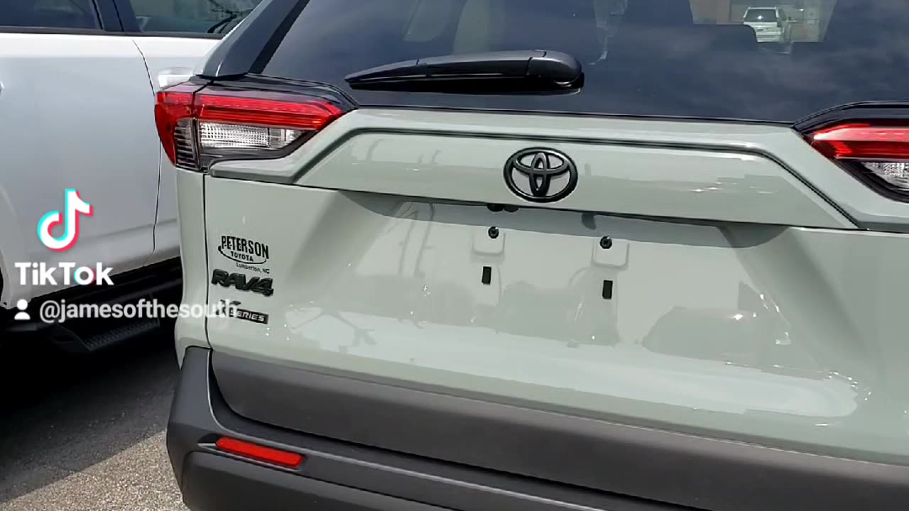 2023 Toyota Rav4 XLE