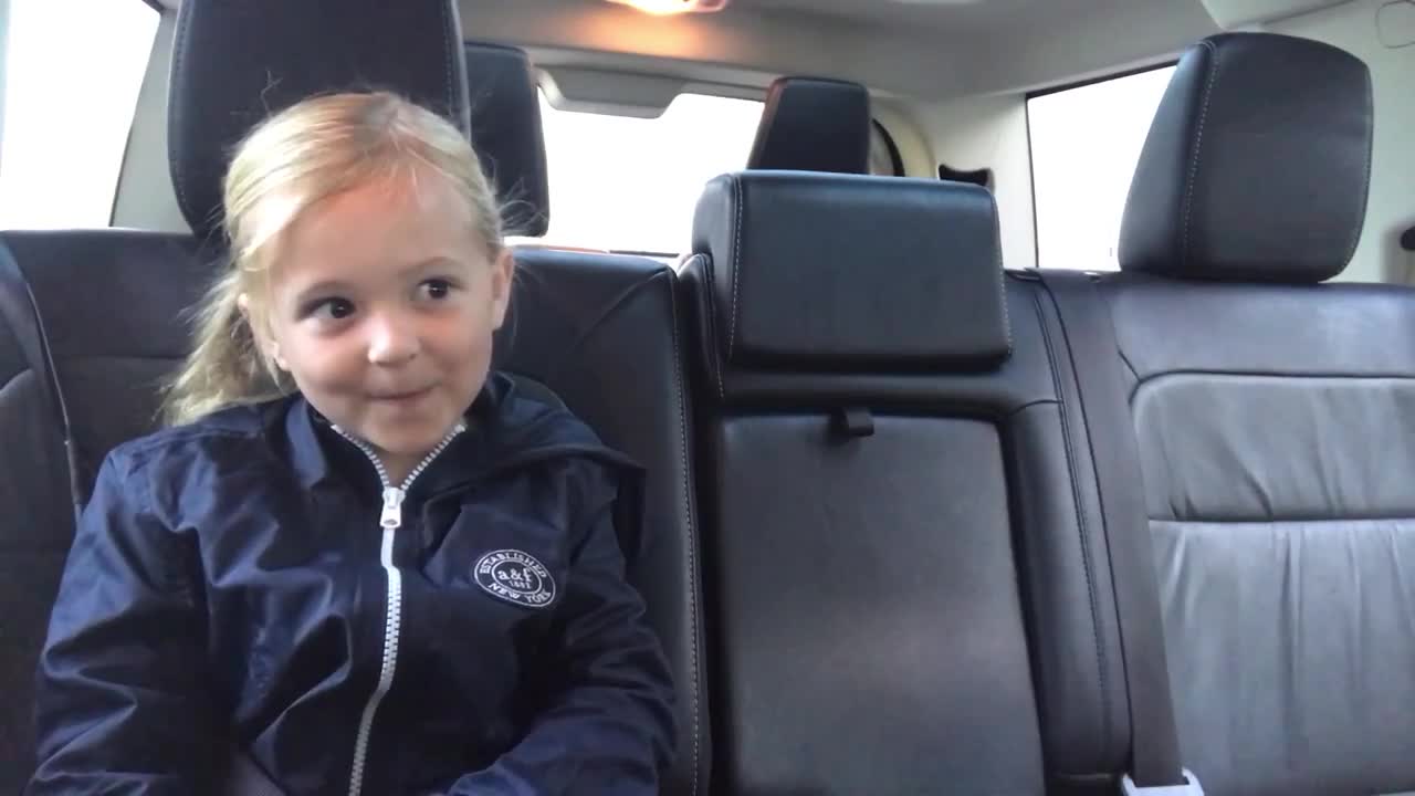 6-year-old girl is a natural vlogger!