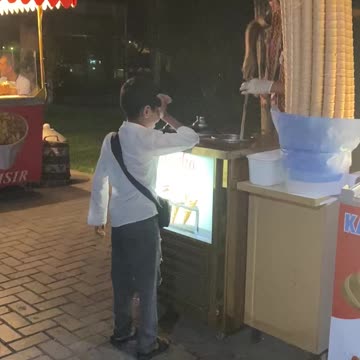 Icream man make a fool to kid