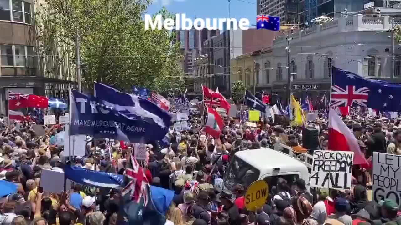 LOVE THOSE BEAUTIFUL TRUMP FLAGS!!!😍😍😍