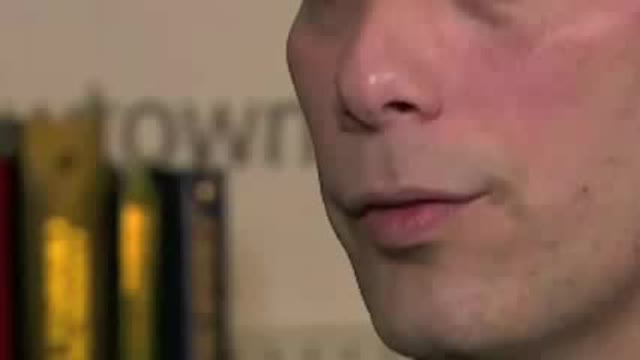 SANDY HOOK FAKE COP INTERVIEW