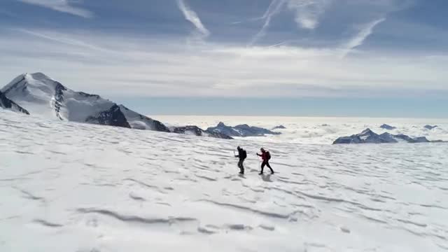 ALPINE VIEWS - Racing cars through the Swiss Alps!