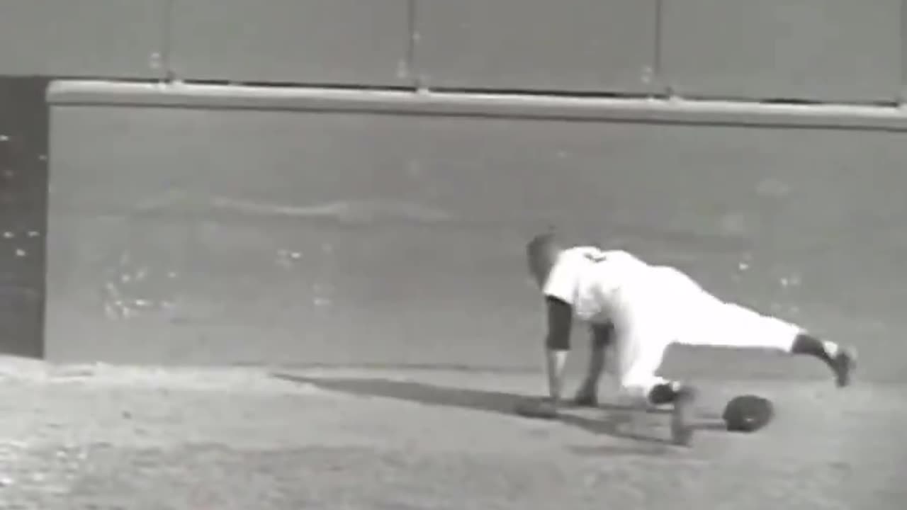 Willie Mays made one of the most incredible catches in baseball history