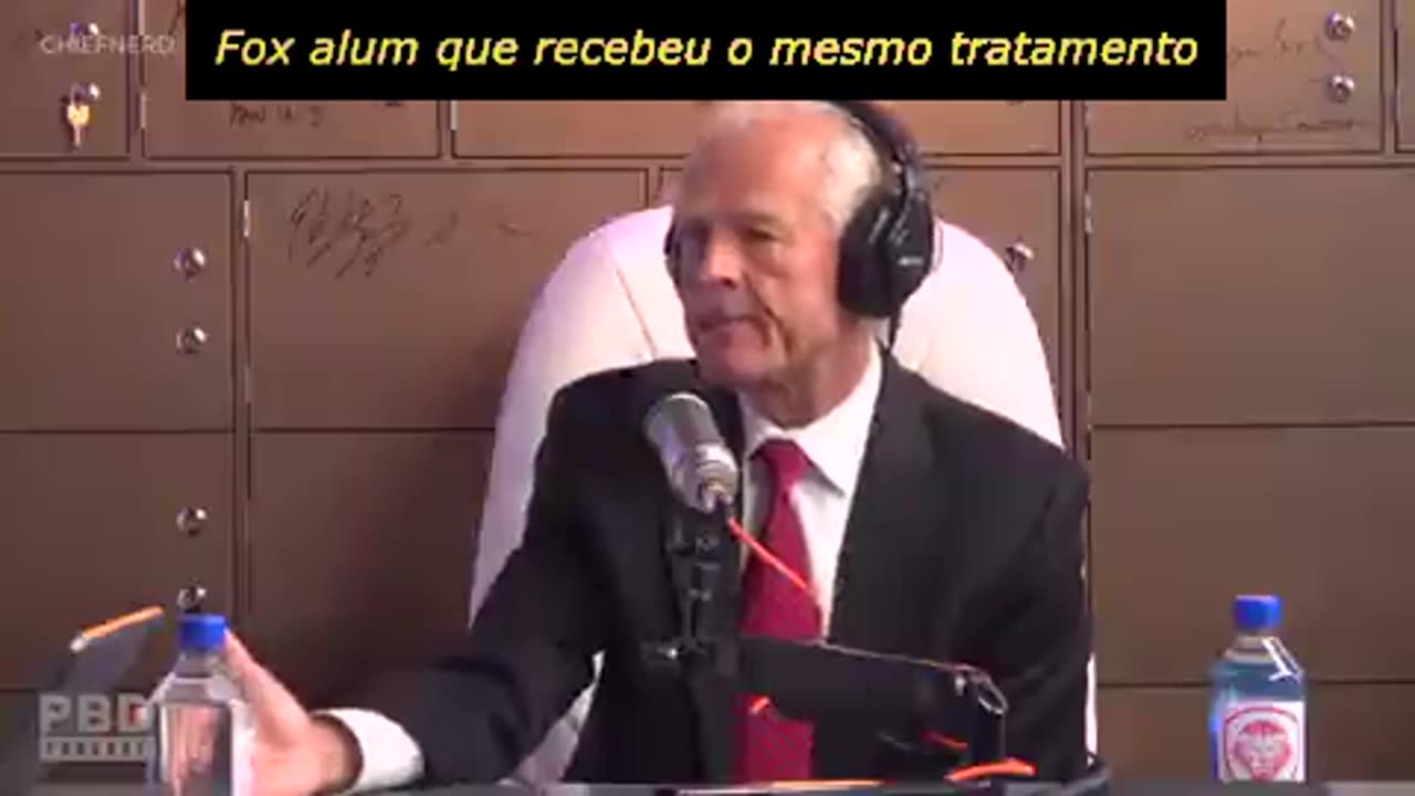 Peter Navarro diz que a Fox News está mentindo para você e eles planejam destruir a marca de Tucker