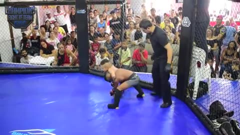 [MMA Kids] Tayson vs Bryan Lee - Champions Fight Kids