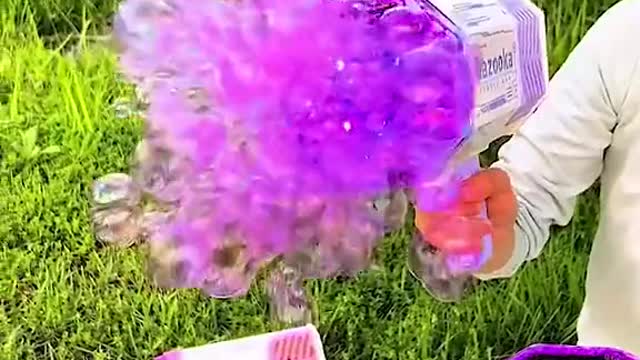 Gatling bubble machine, the source of happiness in life