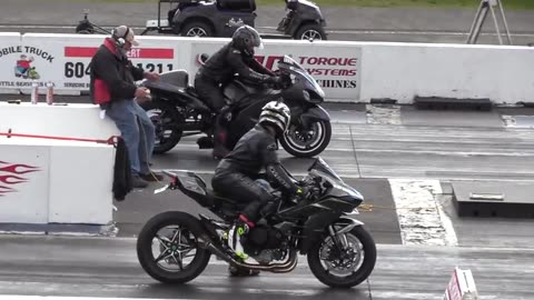 Kawasaki ninja H2 vs Hayabusa