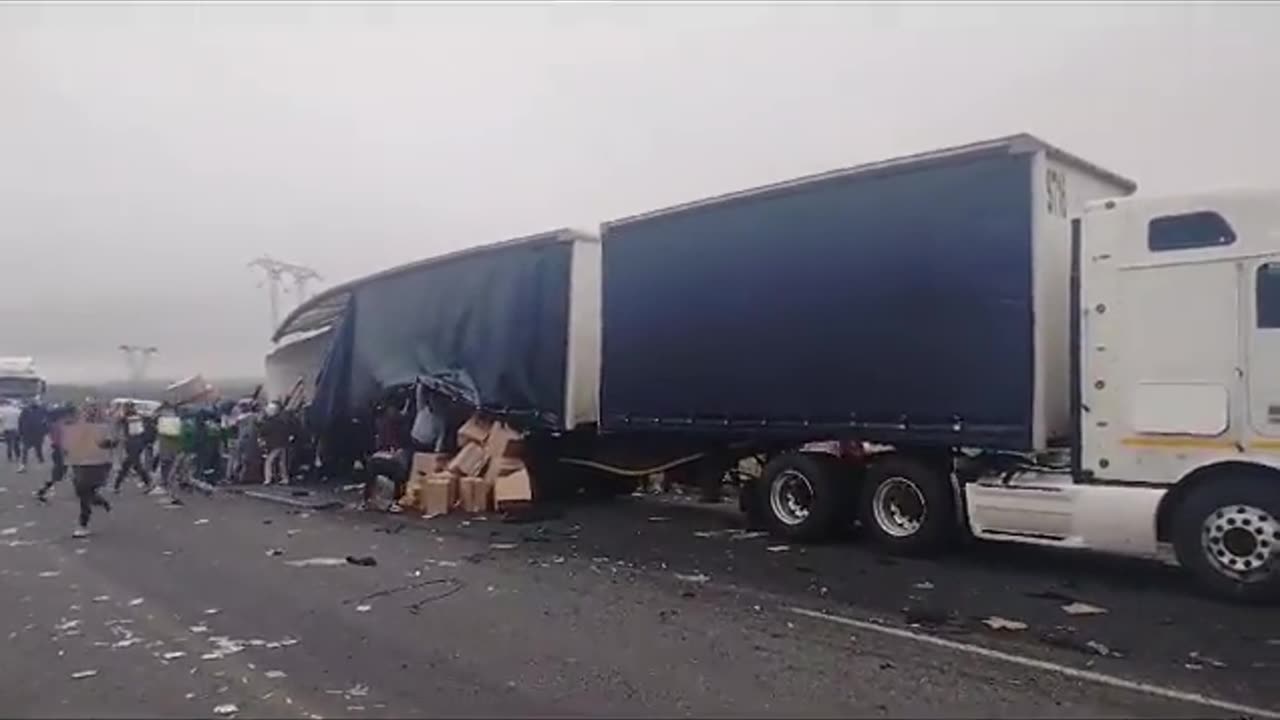 HMVA: Involving 3 Trucks and Looting taking place. (South Africa)