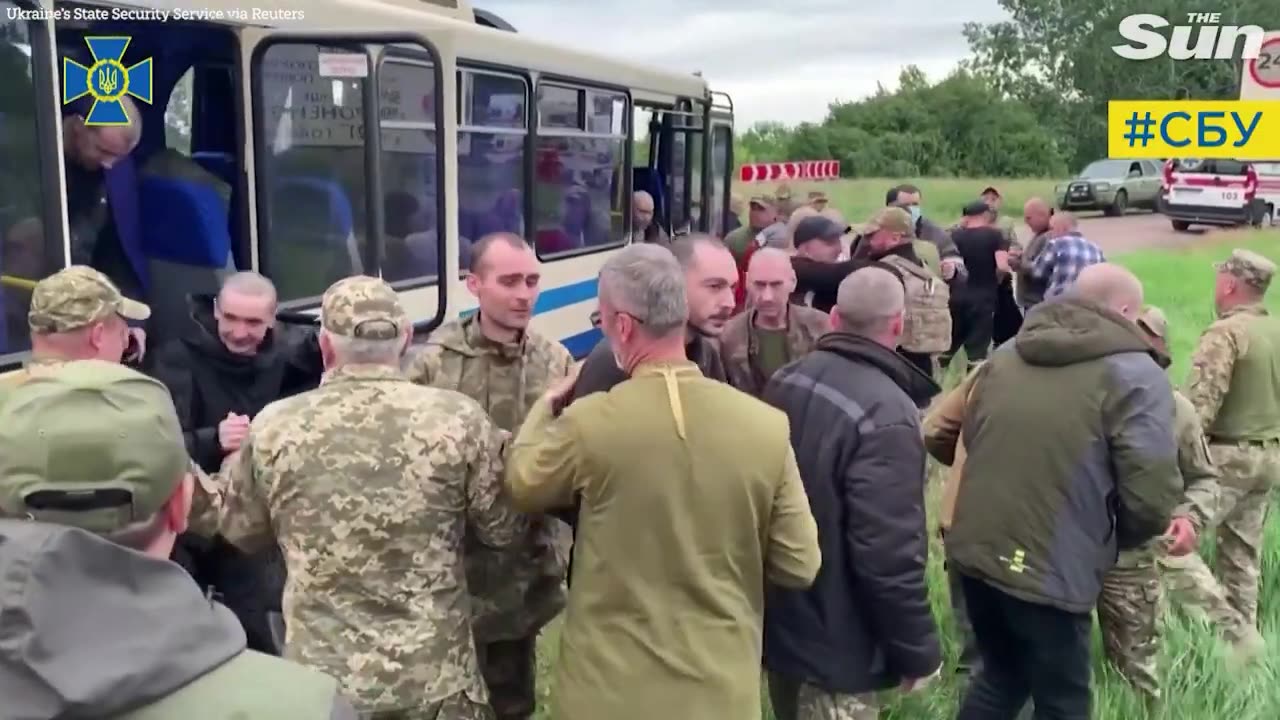 Ukrainian troops are released in a prisoner swap with Russia