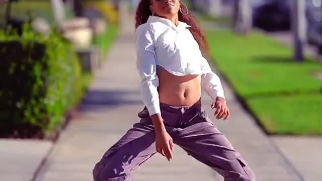 kyndallharrisofficial found her ✨groove✨