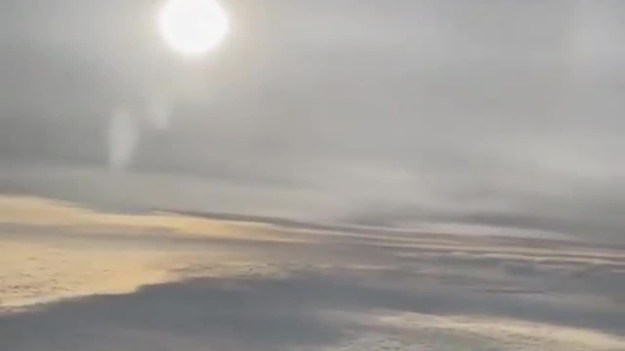 Local light, level cloud deck