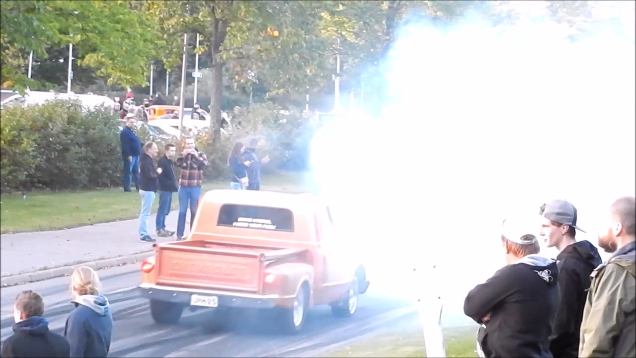 car meet burnouts