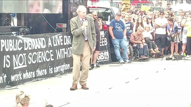 Dr Vernon Coleman at the London Freedom Rally 24-7-2021