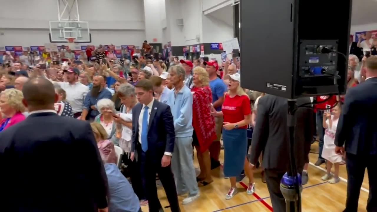 ⚠️Moments ago, President Donald Trump arrives at the Grimes Community Complex