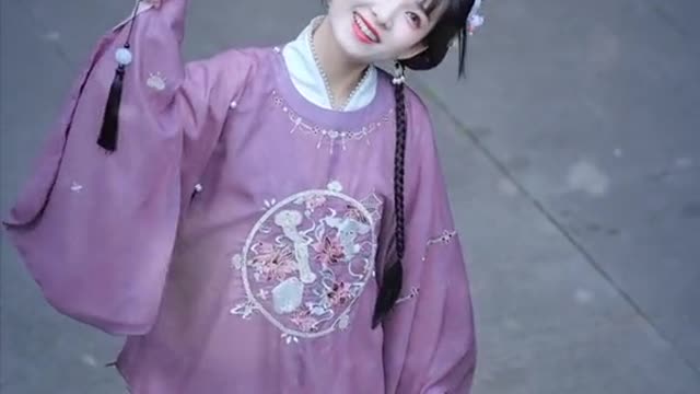 Nhẹ như tiên tử, ôn nhu như ngọc, uyển chuyển ,Gái xinh nhảy đẹp