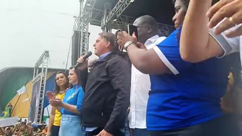 Bolsonaro discursa em Duque de Caxias (RJ)