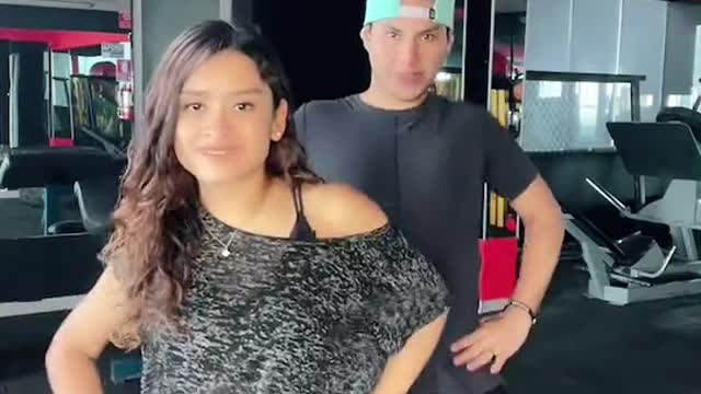 Me encanta bailar con esta chica Garayar