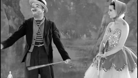 Charlie Chaplin and Claire Bloom in Lime light | Charlie Chaplin World