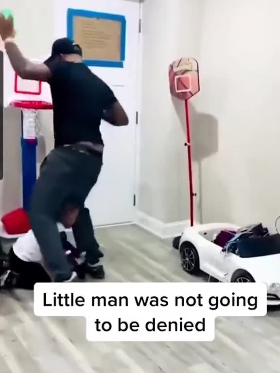 KanekoaTheGreat - Little man wasn't about to be denied again... Slam dunk!