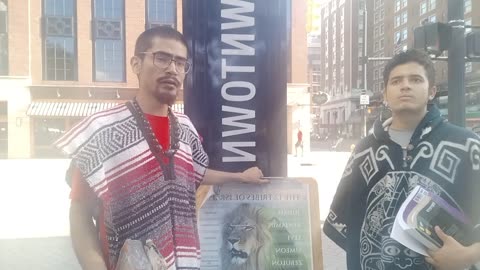 Preaching the downfall of America predicando la destrucción de América (English/Spanish)
