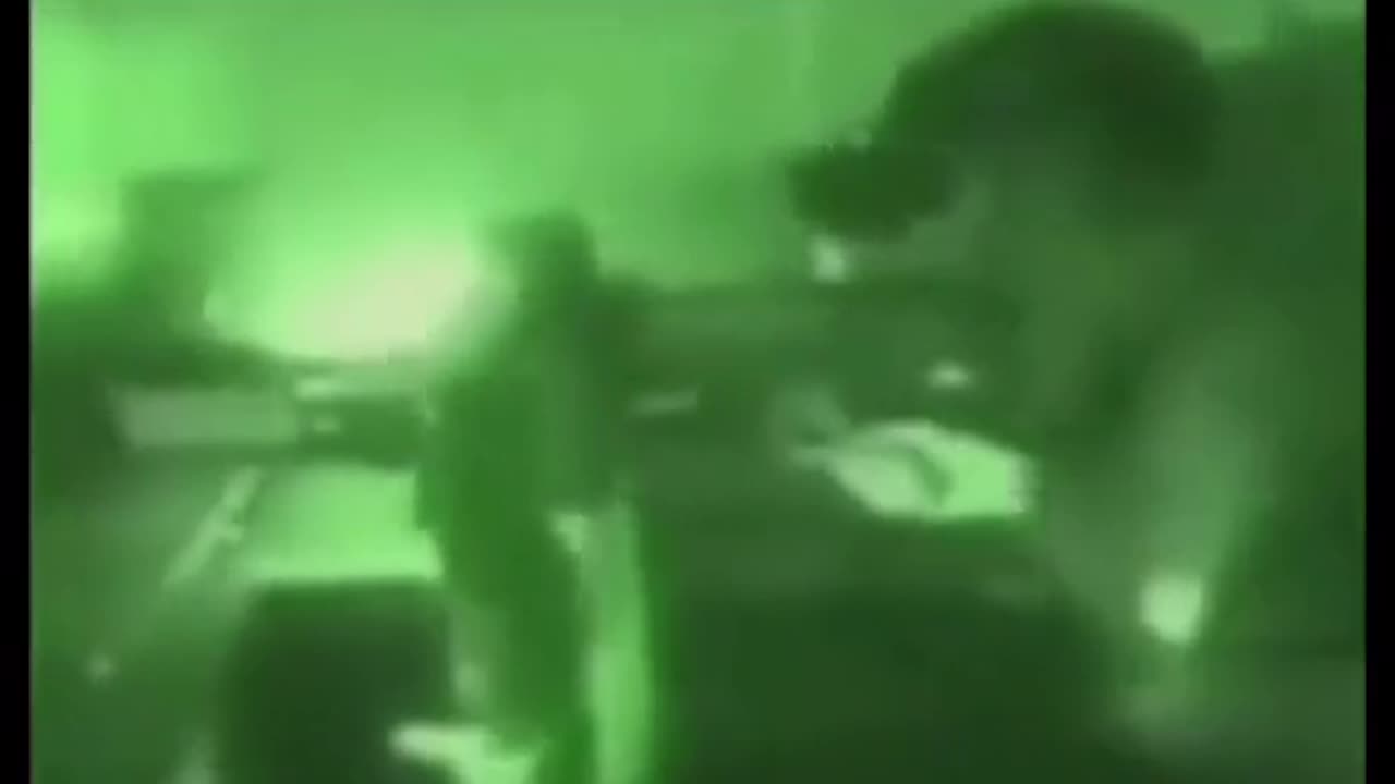 Military Battles Aliens