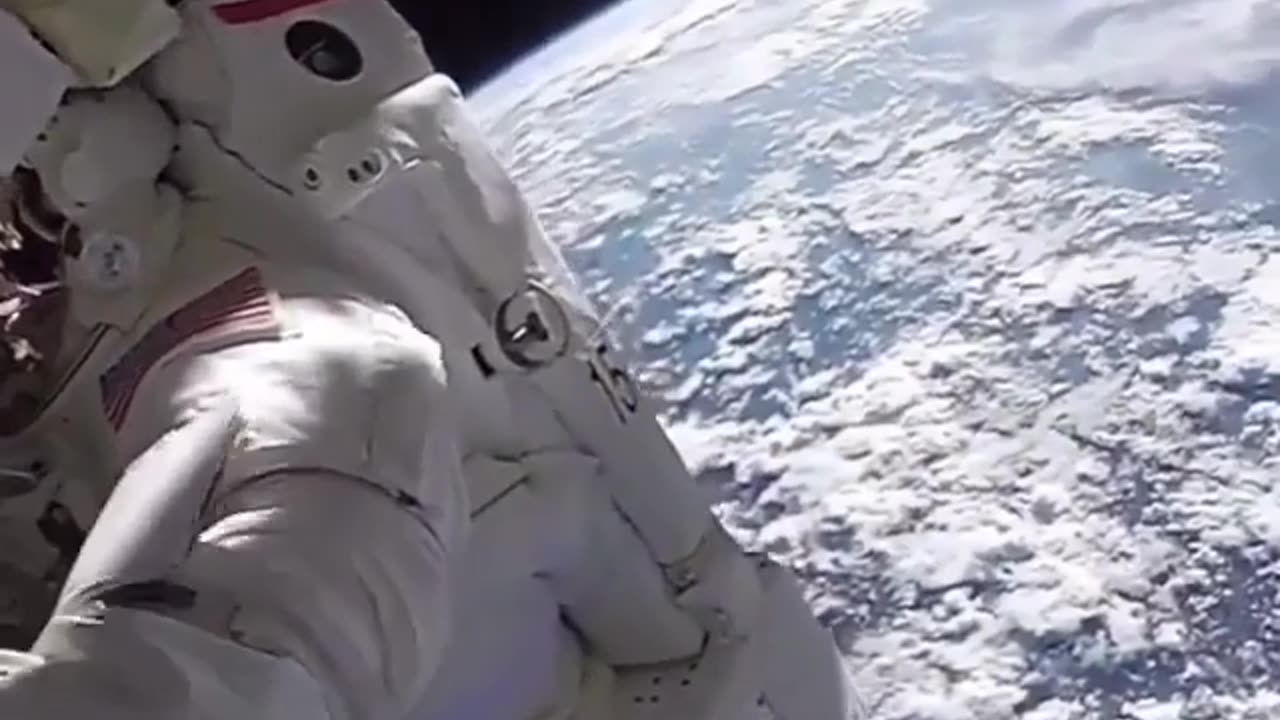 Ufo near international space station