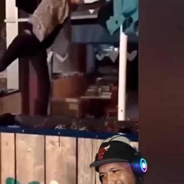 RIEDO UN POCO JAJAJAJA