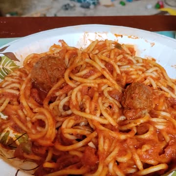 Eating Kroger Spaghetti, Dbn, MI, 10/12/23
