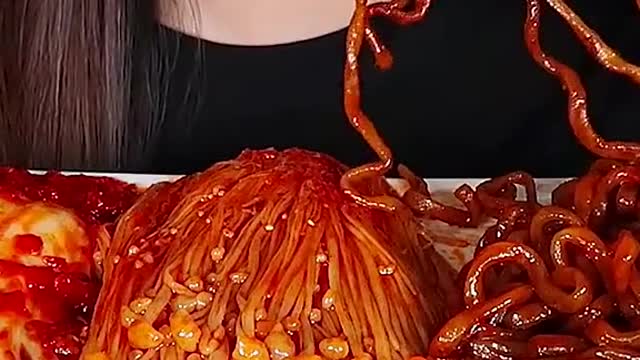 Black Bean Noodles, Spicy Enoki Mushrooms, Kimchi #zoeyasmr #zoeymukbang #bigbites #mukbang #asmr #f