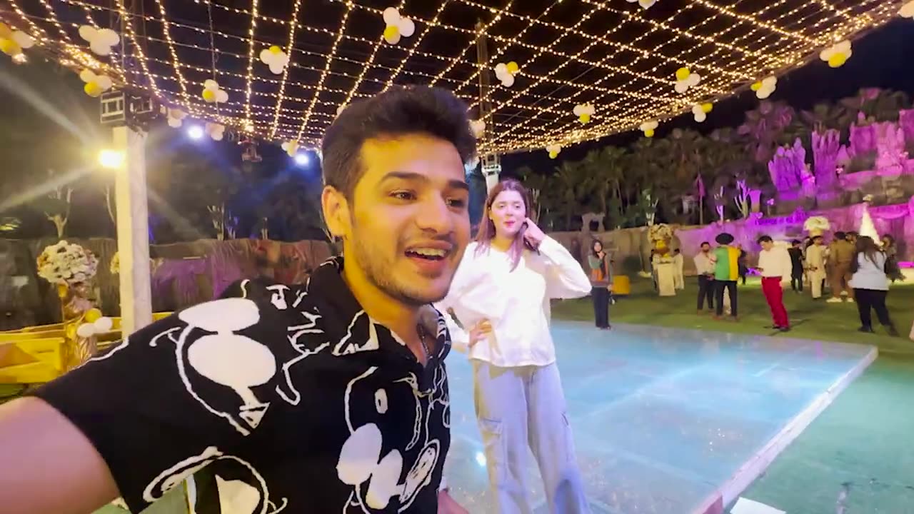 Birthday kay Liye Itni Door Sy Wapis Ay || Gift Malaysia He Bhol Ay