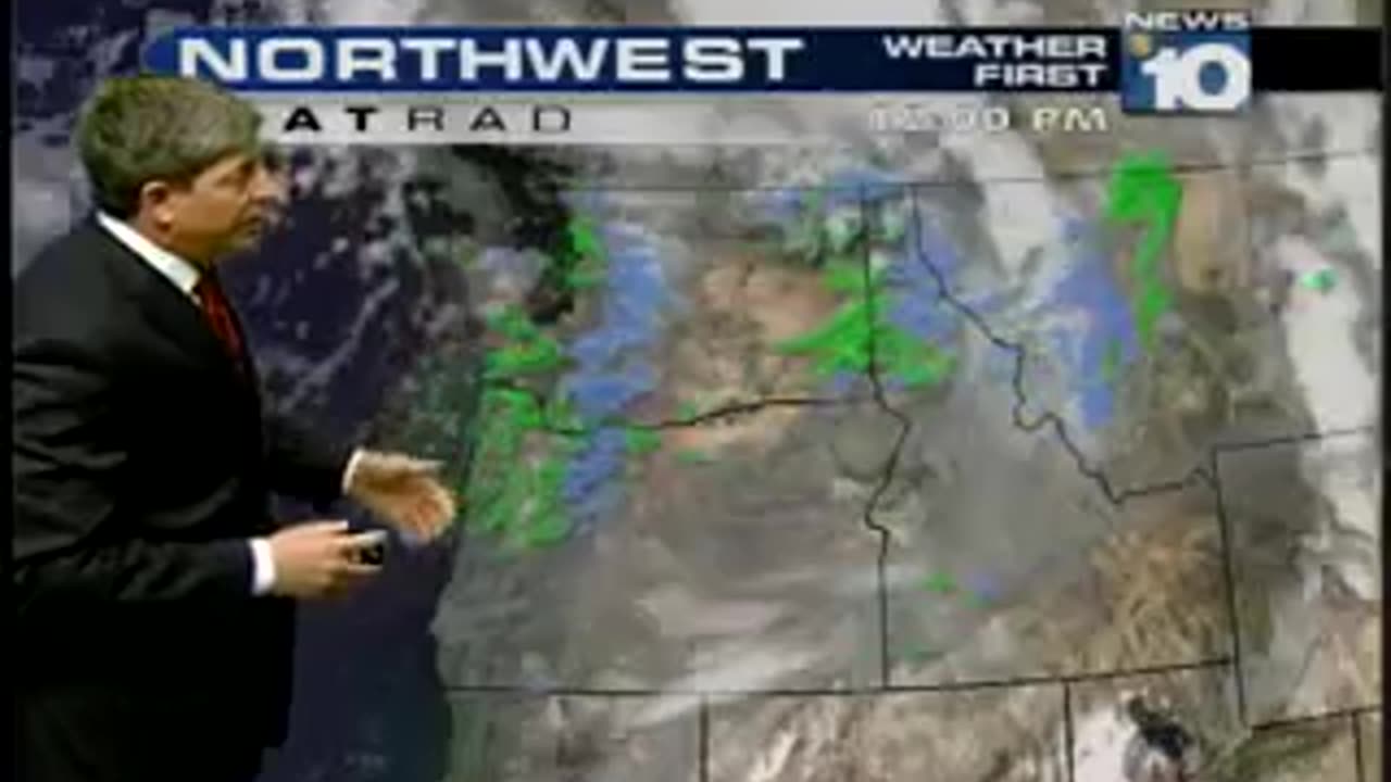 👀 👀 👀 Ex-military meteorologist acknowledges that they are spraying chemtrails,