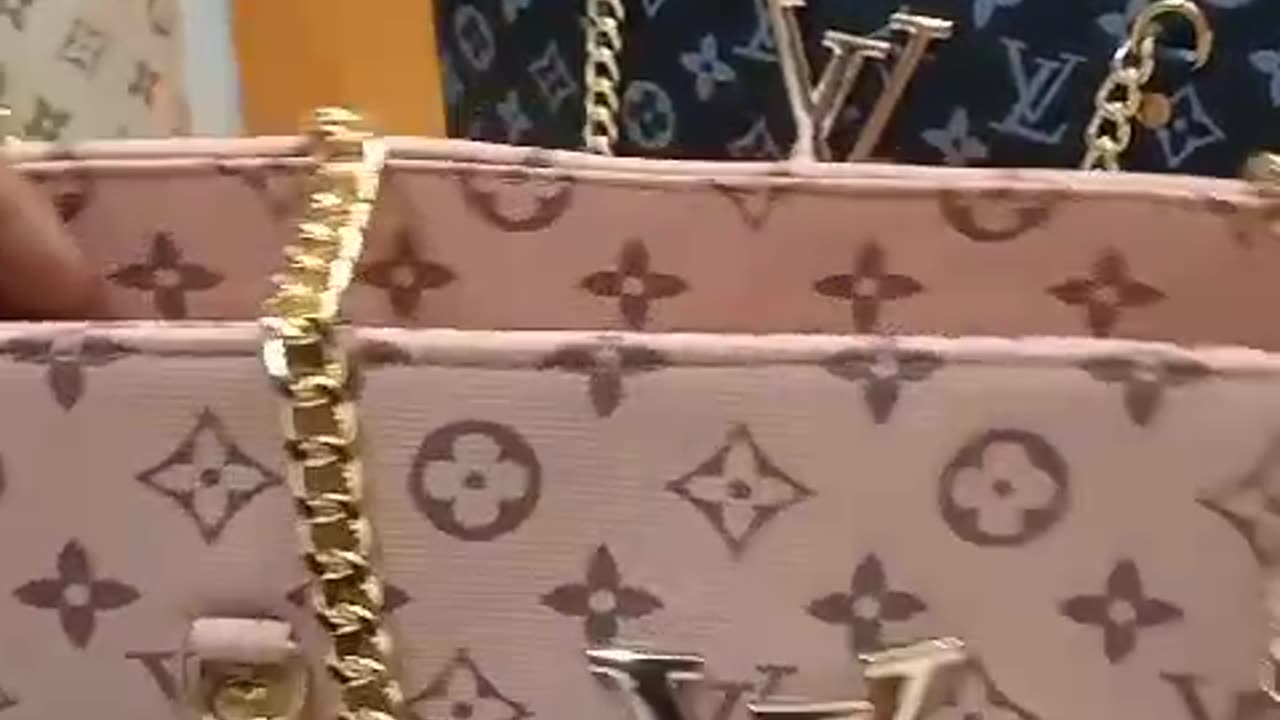 Louis Vuitton big size tote bag with half chain half belt