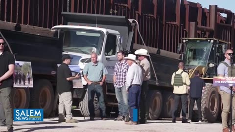 JD Vance Tours U.S. - Mexico Border Blames 'Harris Administration' For Border Crisis