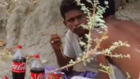 Table ki coke aur Lays