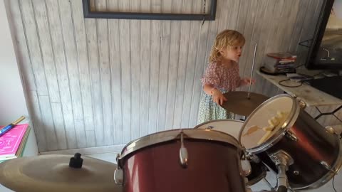 2023-07-01 (2) - une batterie infinie - Twitch Triskelina