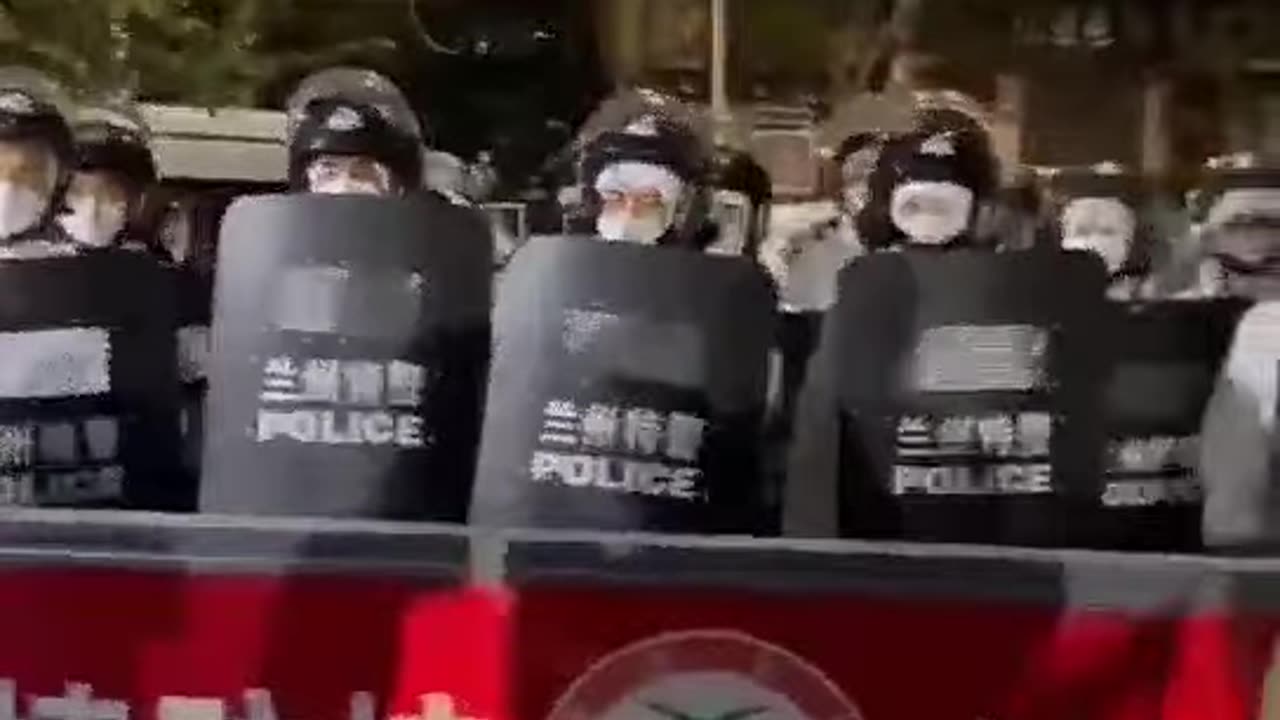 兰州三岁儿童因封控未能及时就医去世，武警迅速出动控制小区