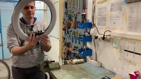 Unboxing and assembling a ring light