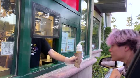 10 Things You Should NEVER Do in a Drive Thru!