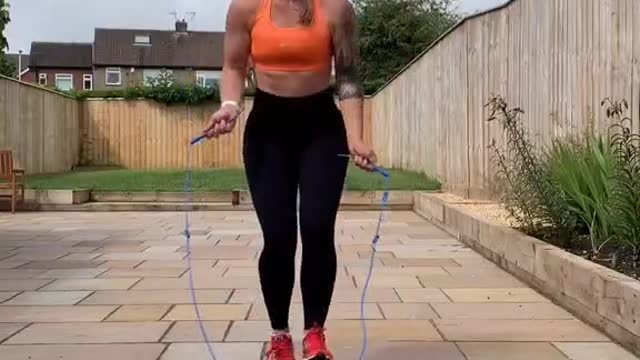 Rope skipping is an aerobic exercise that burns excess body fat