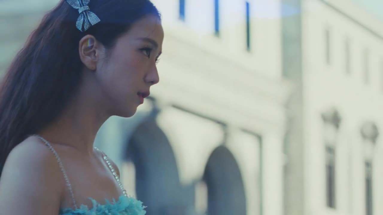 Jisoo (flower) m/v