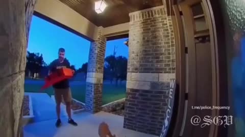 How much do you tip on a $20 pizza?