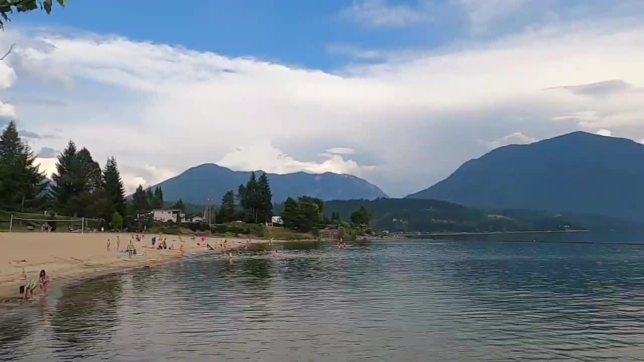 Broadway Nakusp BC - Lest we forget!