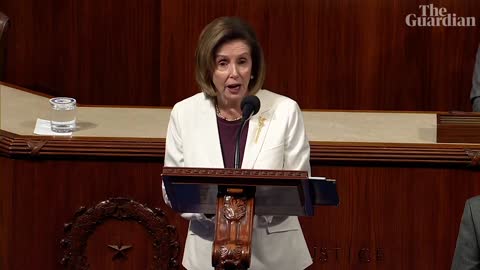 Nancy Pelosi announces that she will step down as party leader in House of Representatives