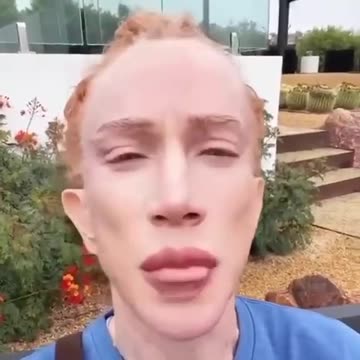 WTF is wrong with Kathy Griffin’s mug? 🧐