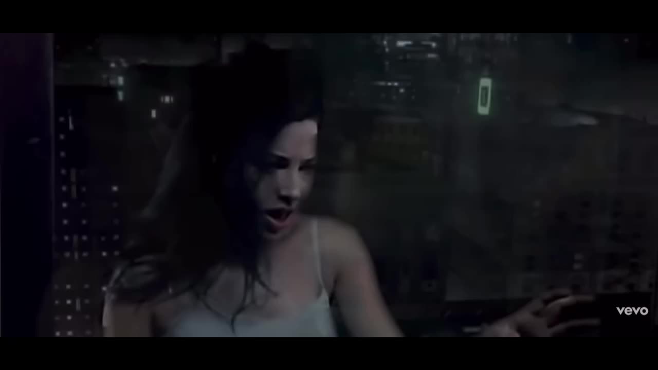 Evanescence - “Bring Me To Life” (Official Music Video). Amy Lee