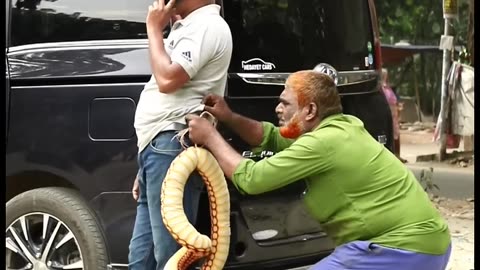 KING_COBRA_SNAKE_PRANK_ON_GRANDPA_Part_47_!__EMTIA