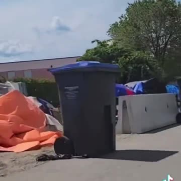 CANADA - This is Kelowna. The homeless left to rot or ask to be suicided