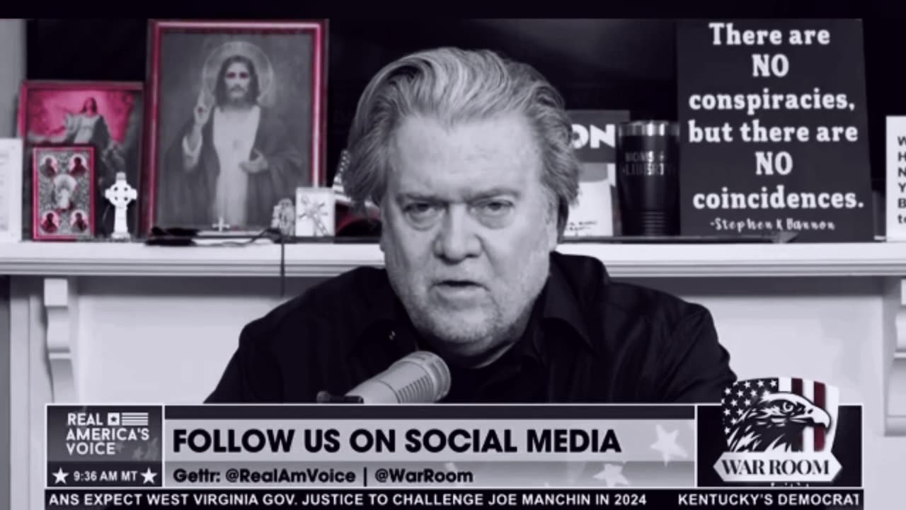 Bannon passionately criticizes Bill Barr